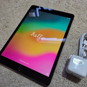 iPad Gen 9 64gb WiFi (Nearly Flawless)